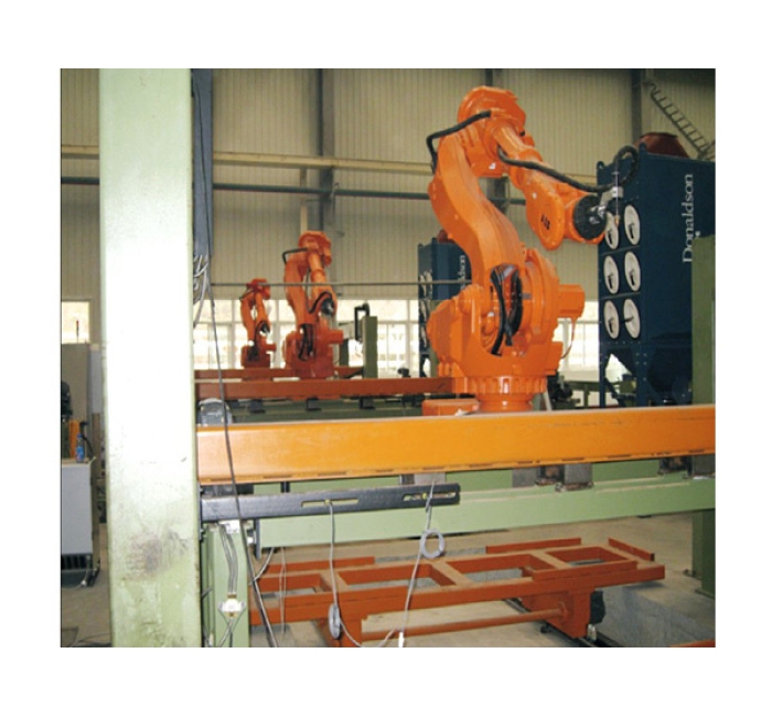 汽車縱梁、加強梁機器人等離子切割生產(chǎn)線